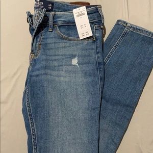 Hollister Jeans Brand new - tag on RUNS SMALL